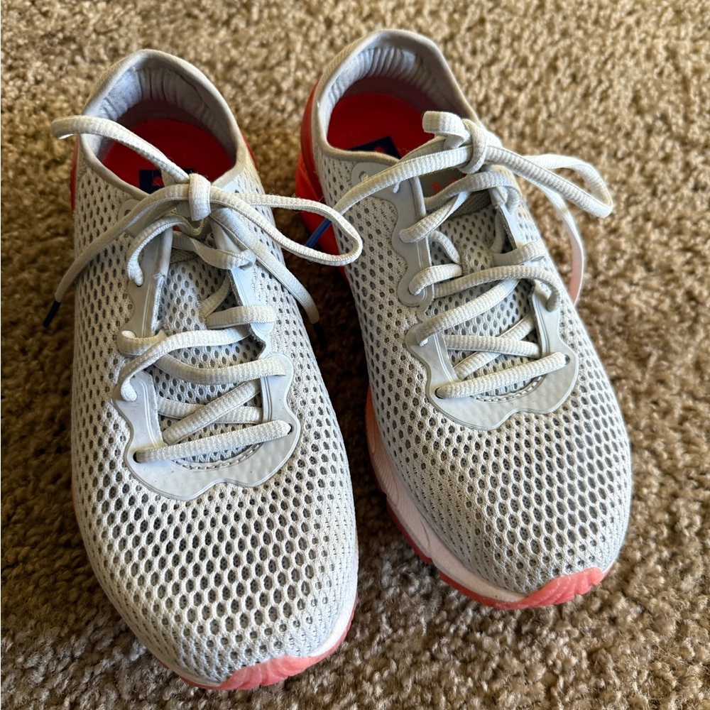 Under Armour Kids Sneakers in White and Red - Picture 6 of 8